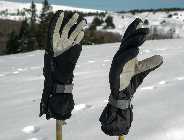 gloves-1156291_1280.jpg